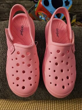 Cat & Jack Girls' Pink Ventilated Slip-On Sandals